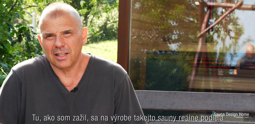 za kulisami