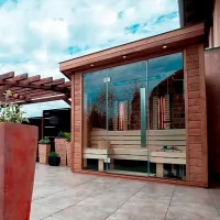 Kombinovaná exteriérová premium sauna na míru Kombinovaná exteriérová premium sauna na míru