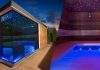Moderní zahradní sauna se světelnou terapií
